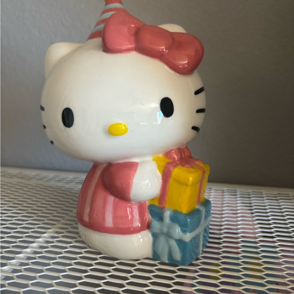 Hello Kitty Ceramic Figurine with Gifts